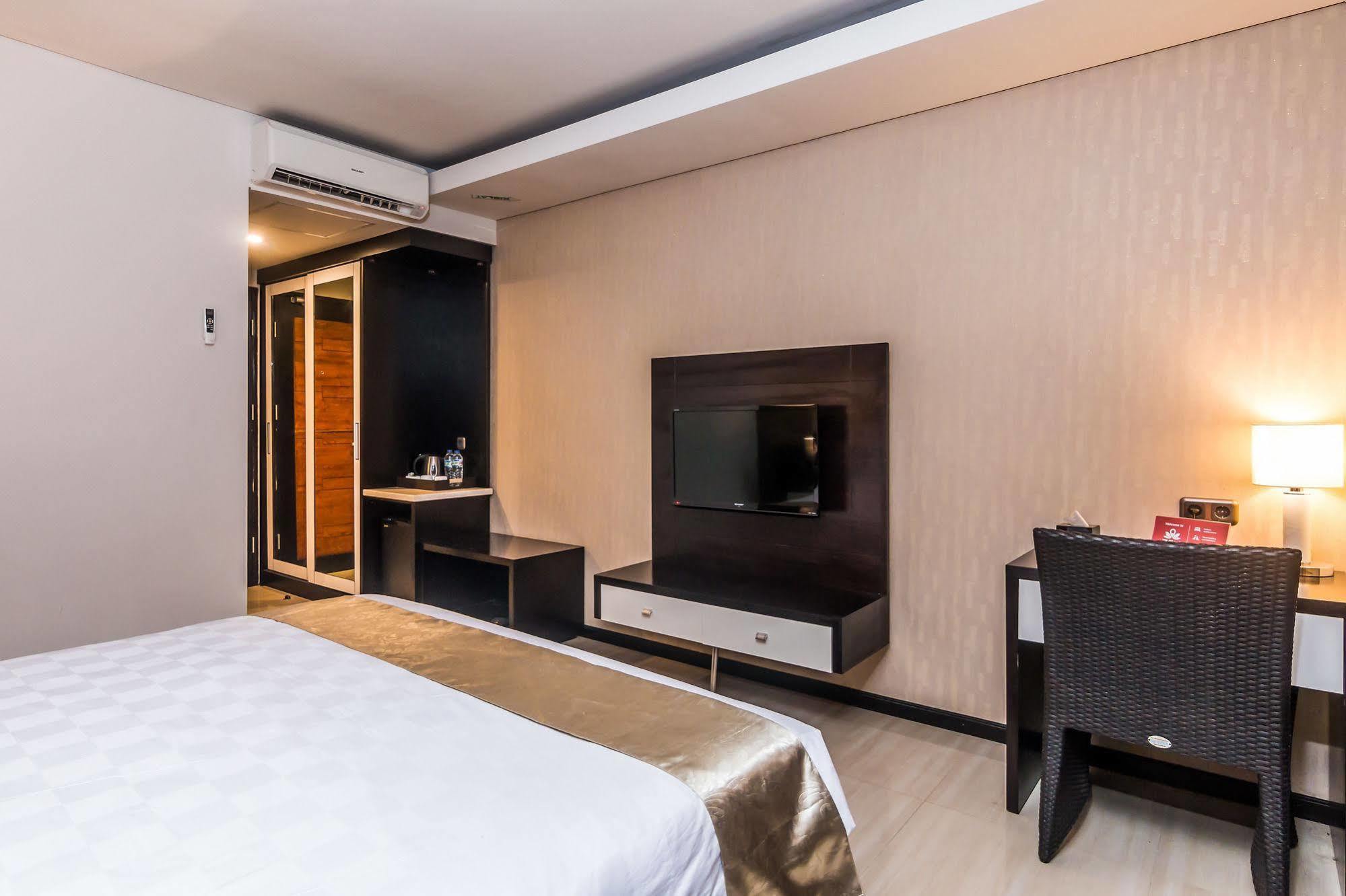 Zen Rooms Denpasar Marlboro Eksteriør bilde